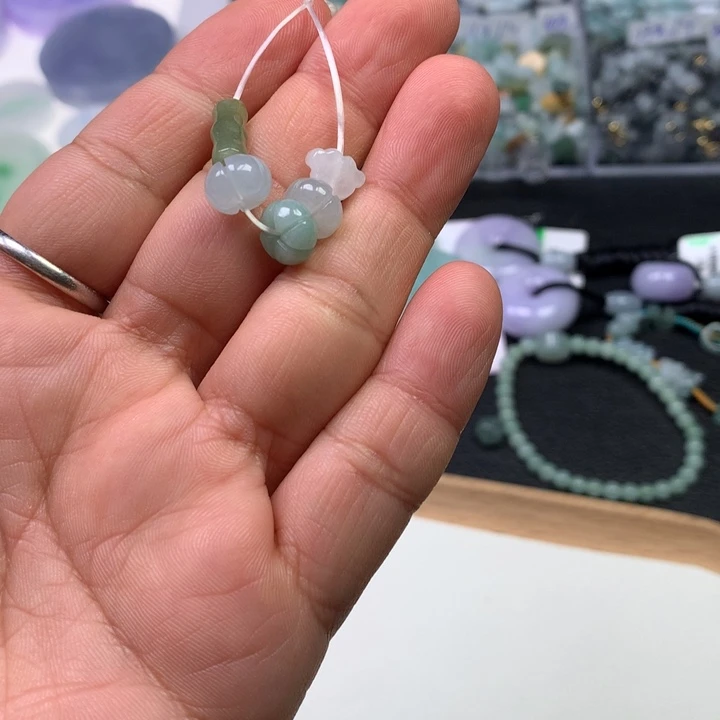 翡翠颈饰未镶嵌咔*不退不换