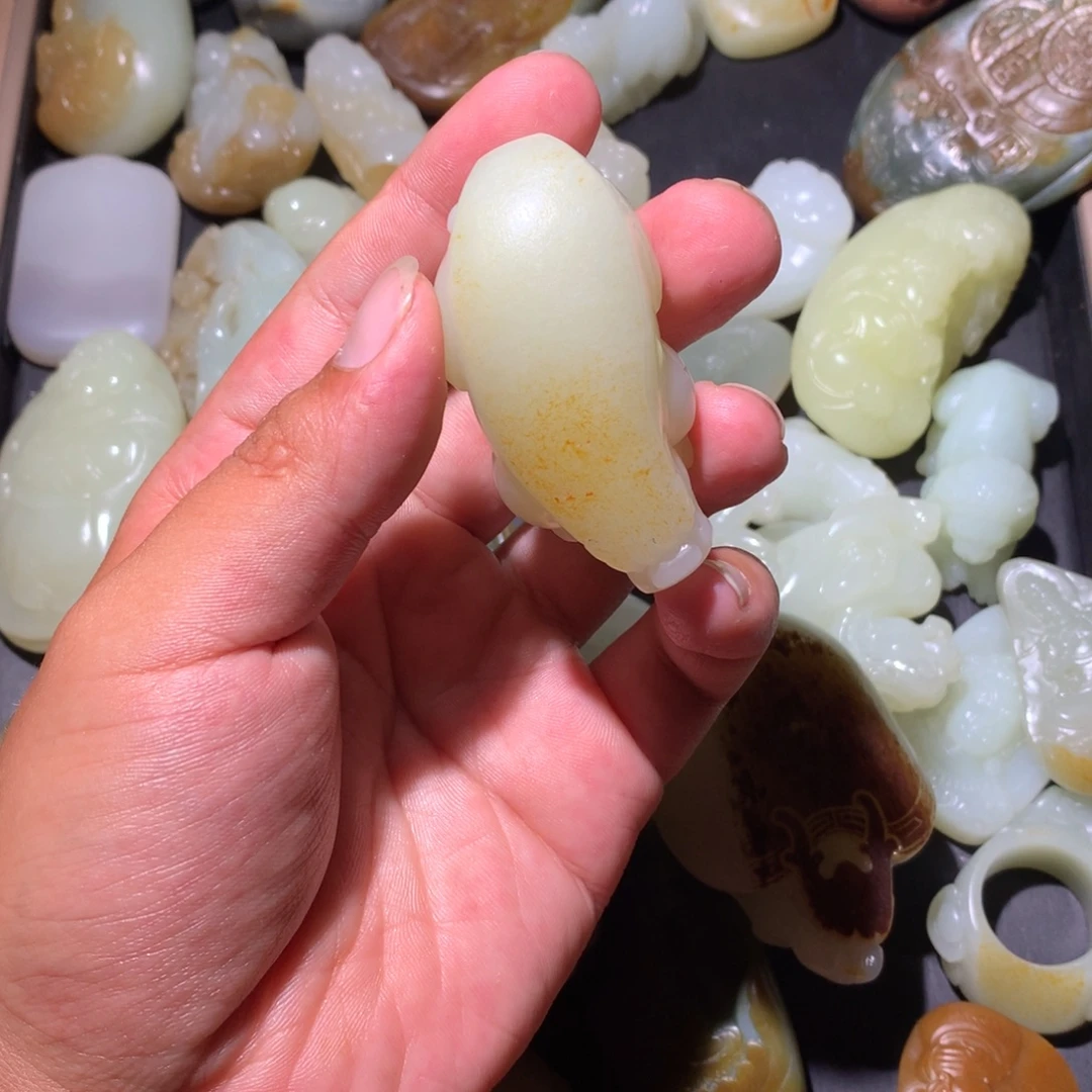 迦***强和田玉（糖玉）未镶嵌挂件