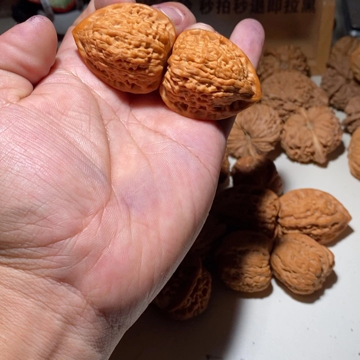 南***秋文玩核桃一抹红核桃