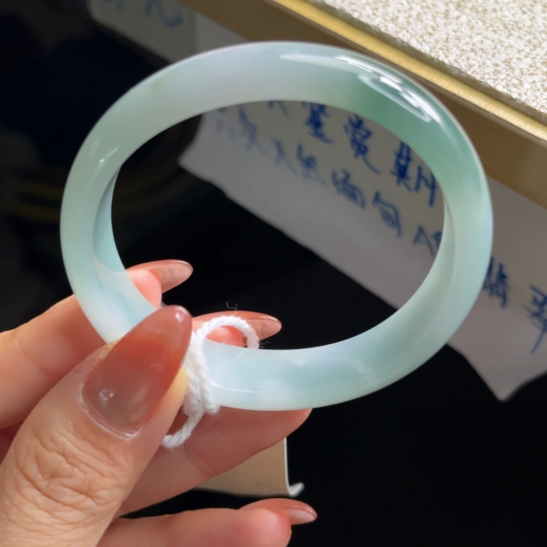 翡翠未镶嵌手镯手镯