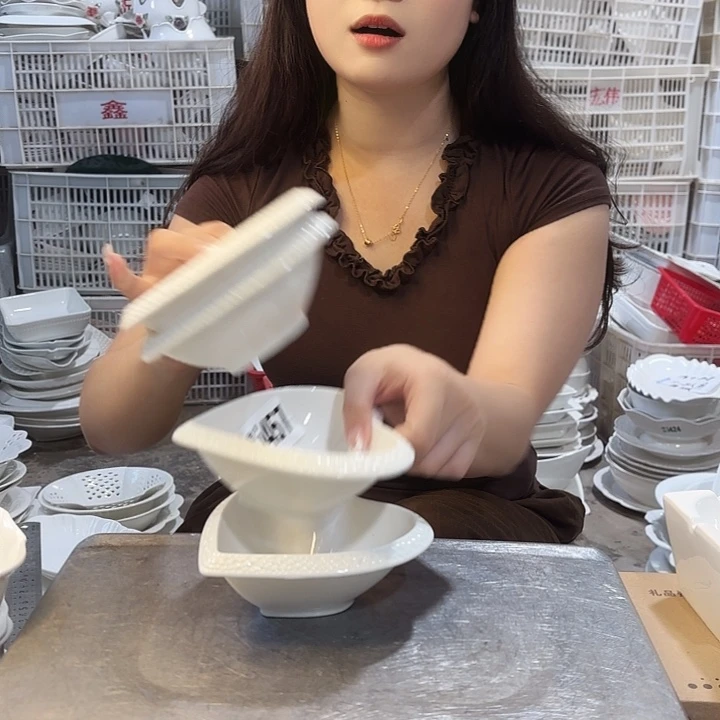 碟四个装爱心小小号微瑕产品介意勿拍