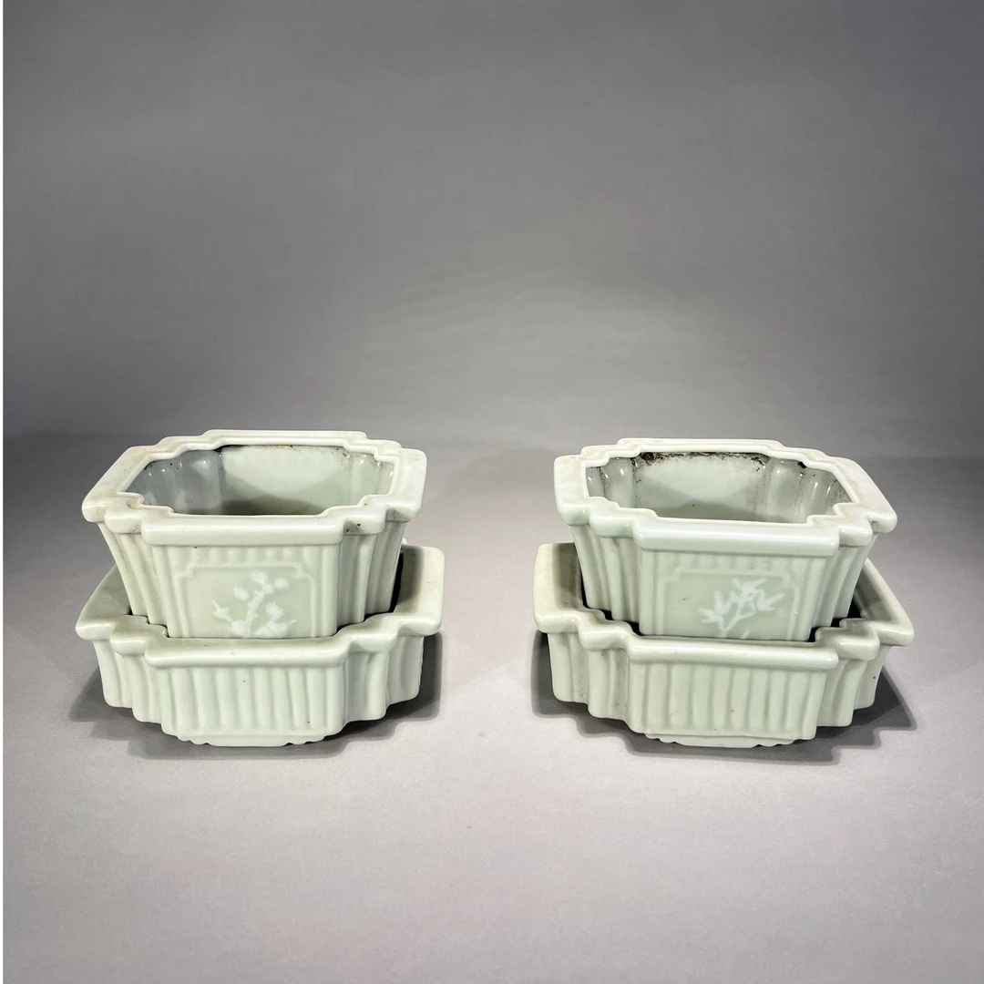 青釉梅竹纹花盆