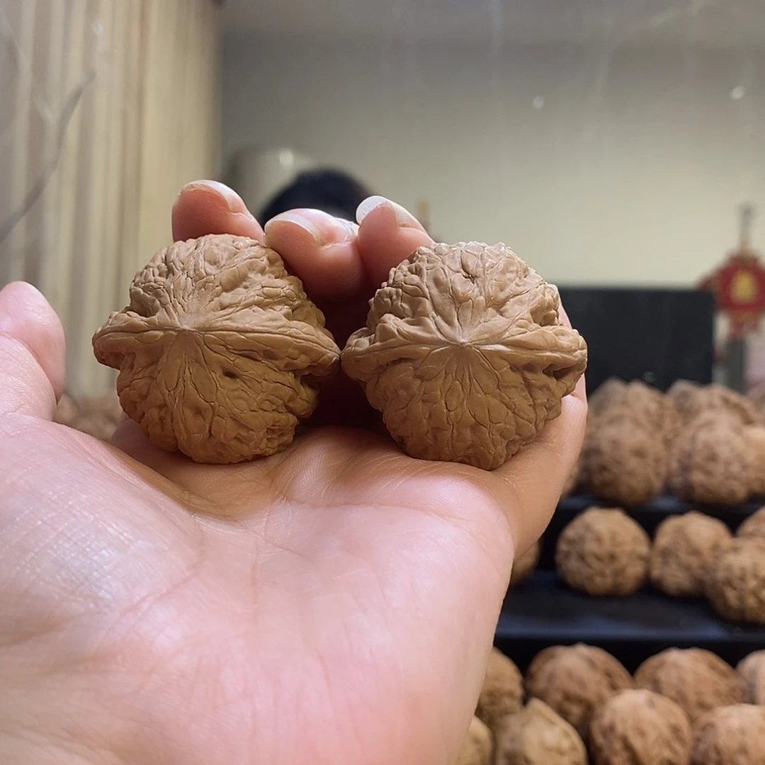 把件文玩核桃38铁锤有黄点