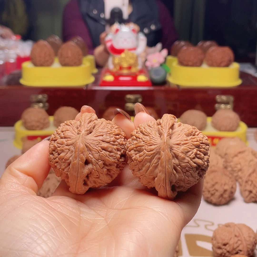 哈***喽文玩核桃吊坠水龙纹