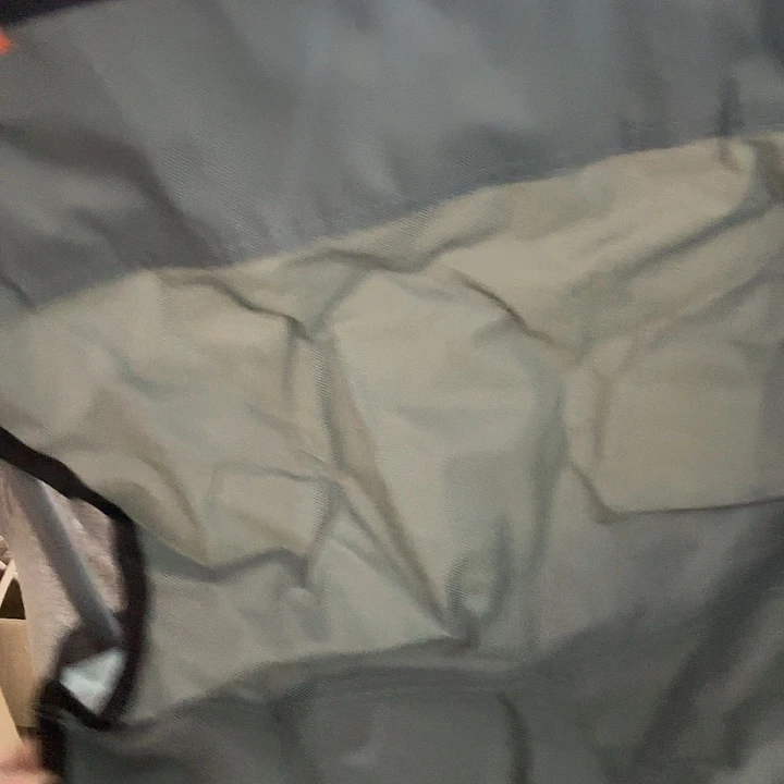 PU高级灰橘标折叠椅