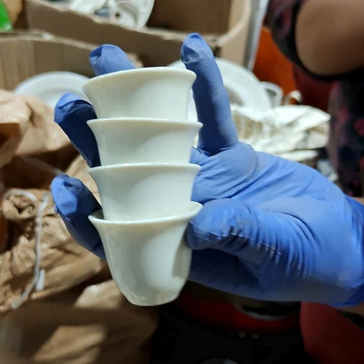 瓷片石**妹陶瓷盘子碗啥都有