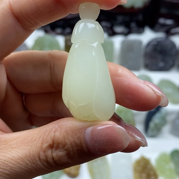 和田玉未镶嵌颈饰50