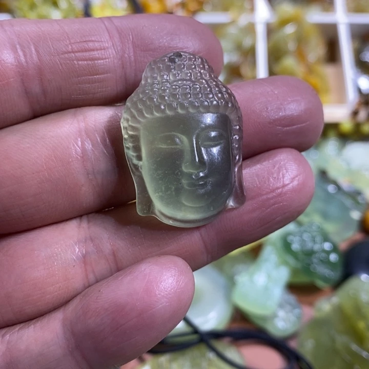 蛇纹石玉颈饰未镶嵌天**我