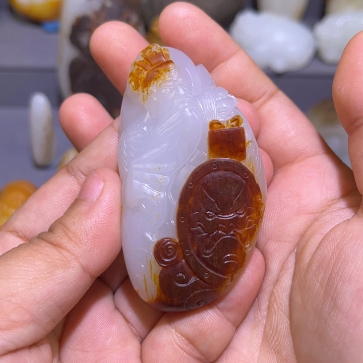 B***R和田玉未镶嵌颈饰