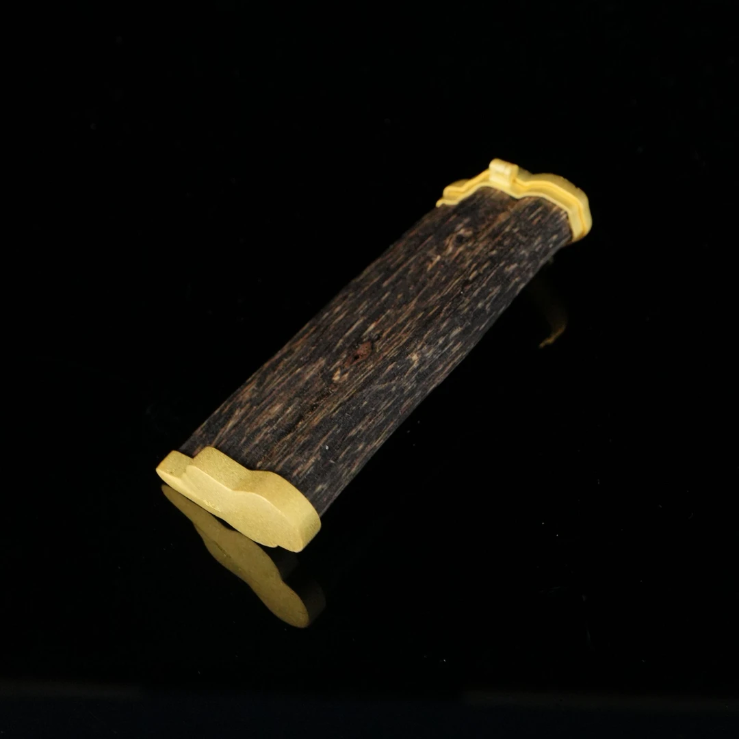 B6055 越南熟结虫漏软油沉香香囊 8.2x3.1x1.9cm 16.1g