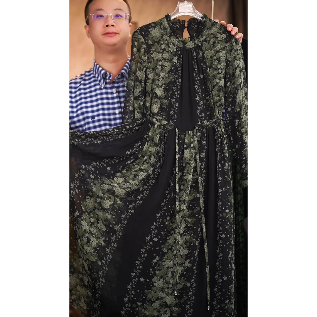 C96绿色无边花海长袖宽松连衣裙女装连衣裙显瘦碎花长款cw