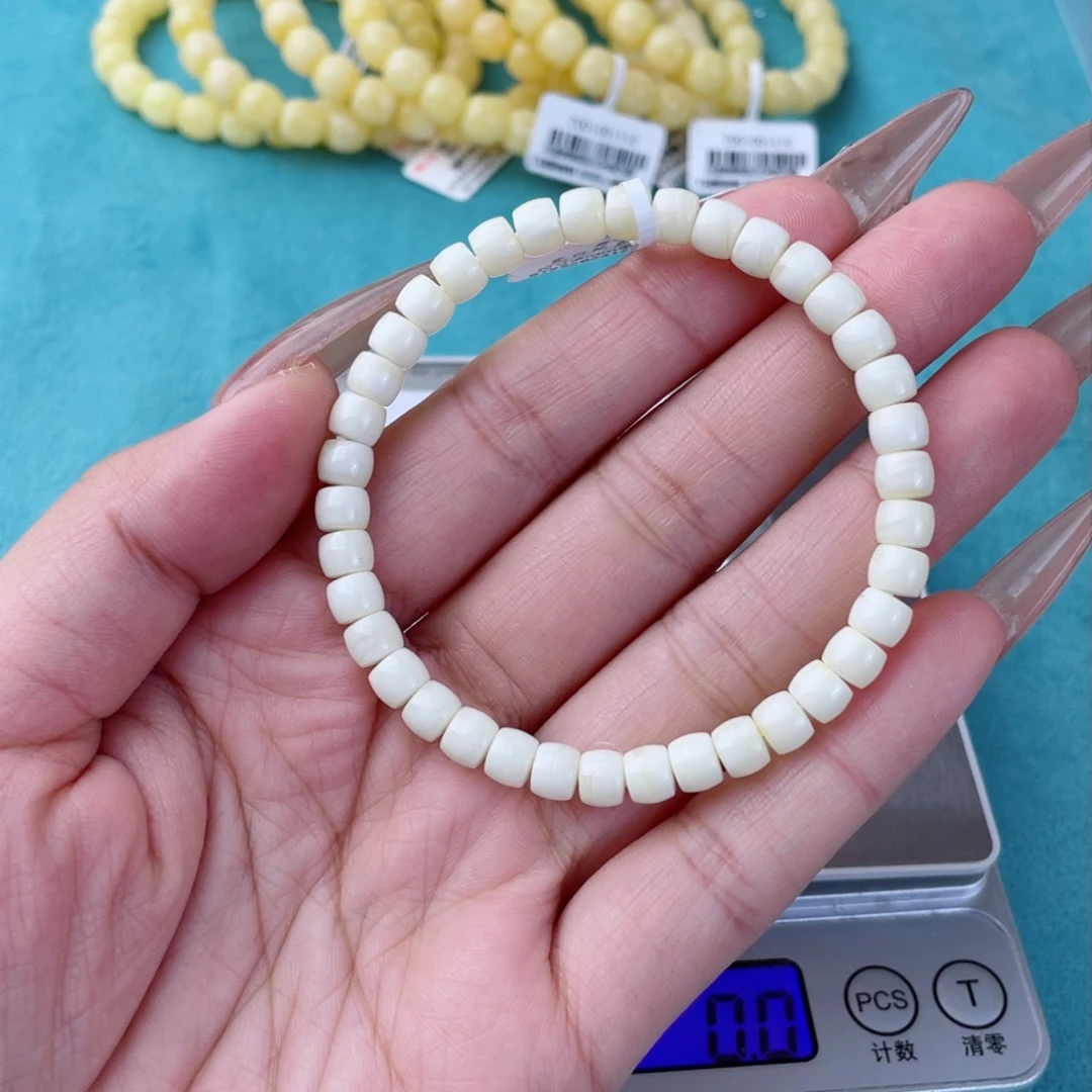 蜜蜡裸石未镶嵌蜜蜡38