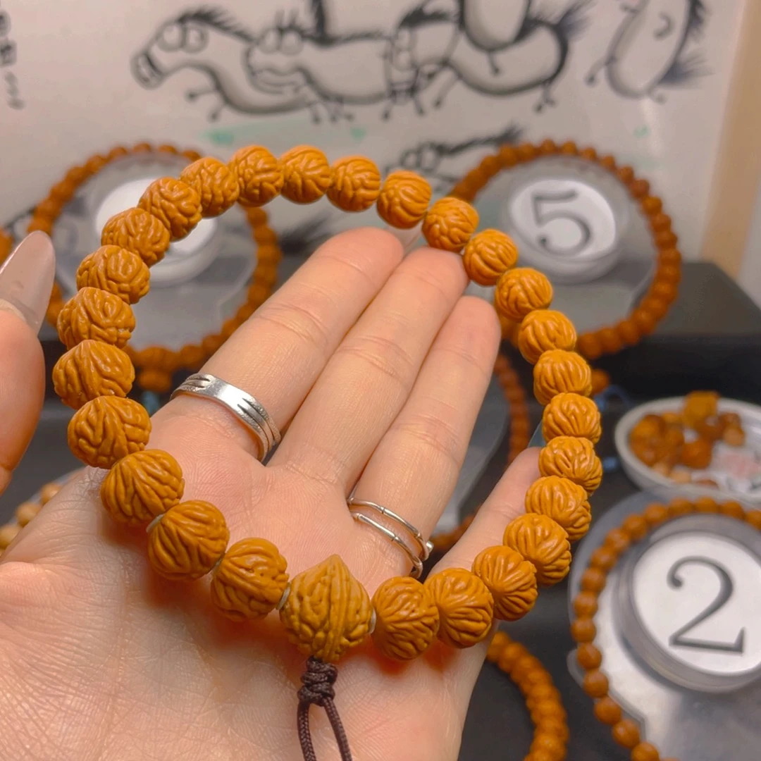 桃核吊坠1.222222222222222