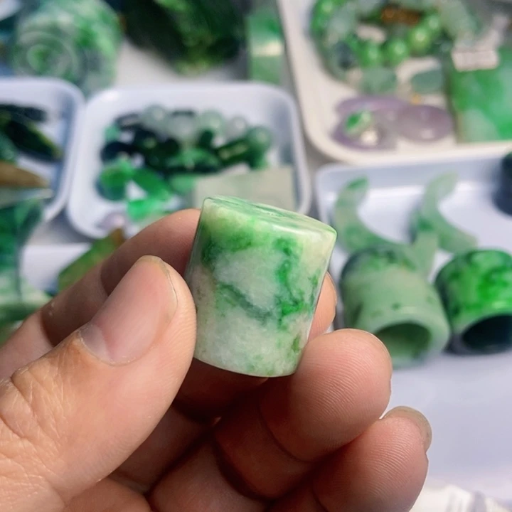 子***良翡翠散珠天然翡翠A货挂件