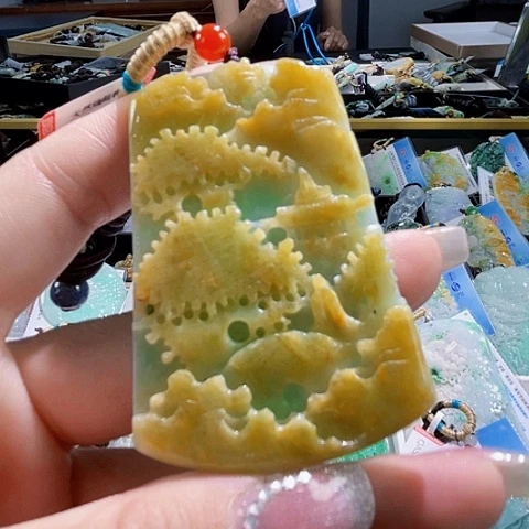 颈饰未镶嵌翡翠一个