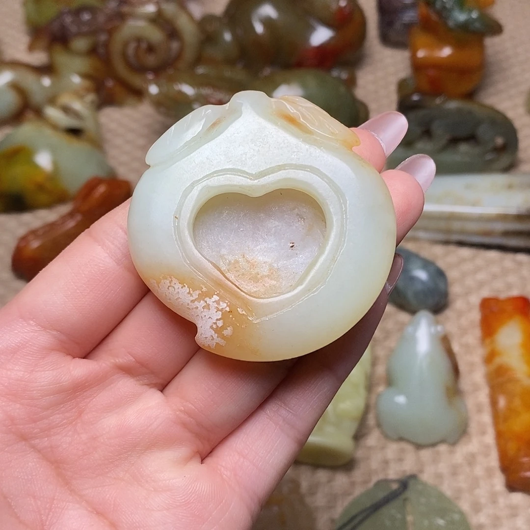 未镶嵌蛇纹石玉颈饰