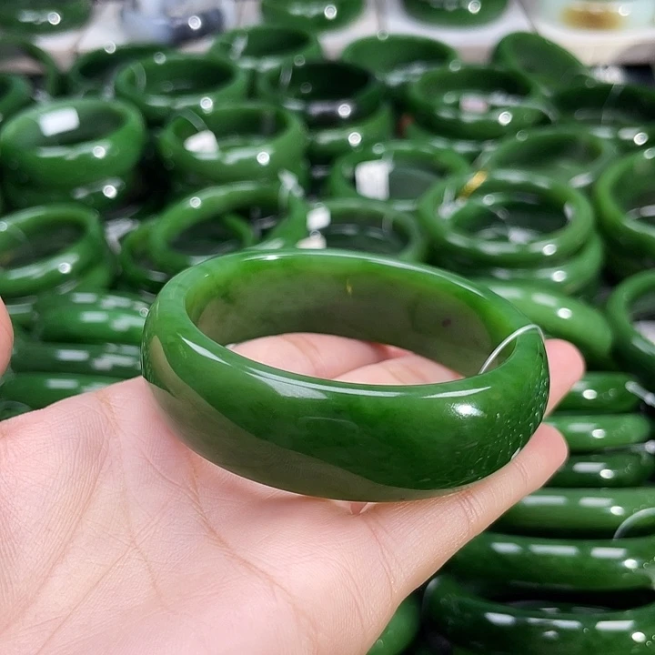 未镶嵌手镯和田玉（碧玉）冰**哥