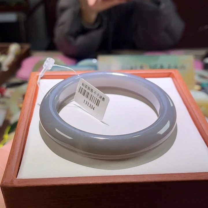 和田玉未镶嵌手镯58。 55/56