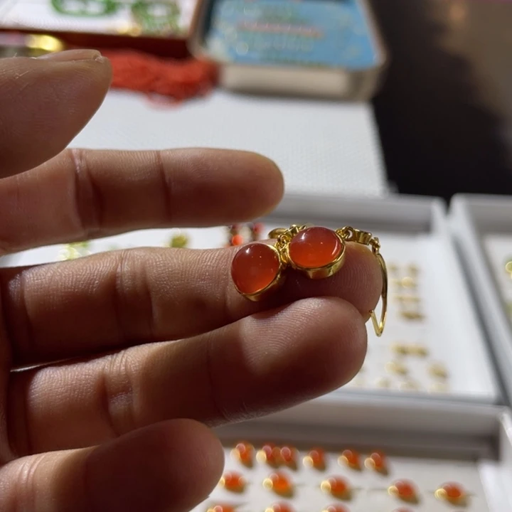 南红玛瑙银S925镶嵌耳饰