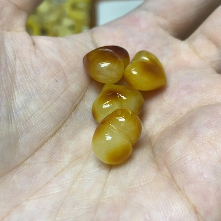 蜜蜡未镶嵌裸石多样性发货其一