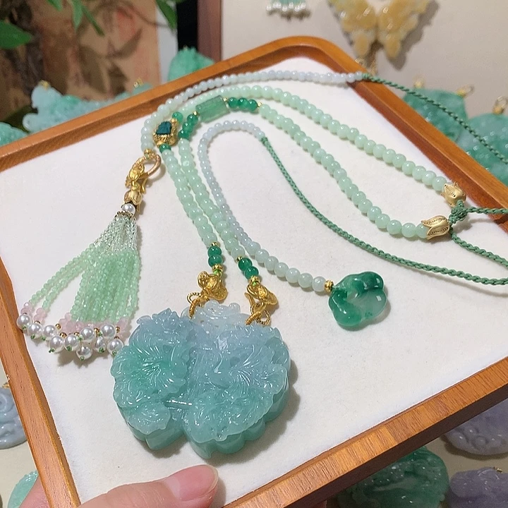 翡翠未镶嵌颈饰翡翠吊坠