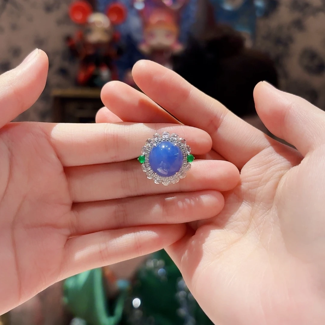 18K金镶嵌戒指翡翠戒指