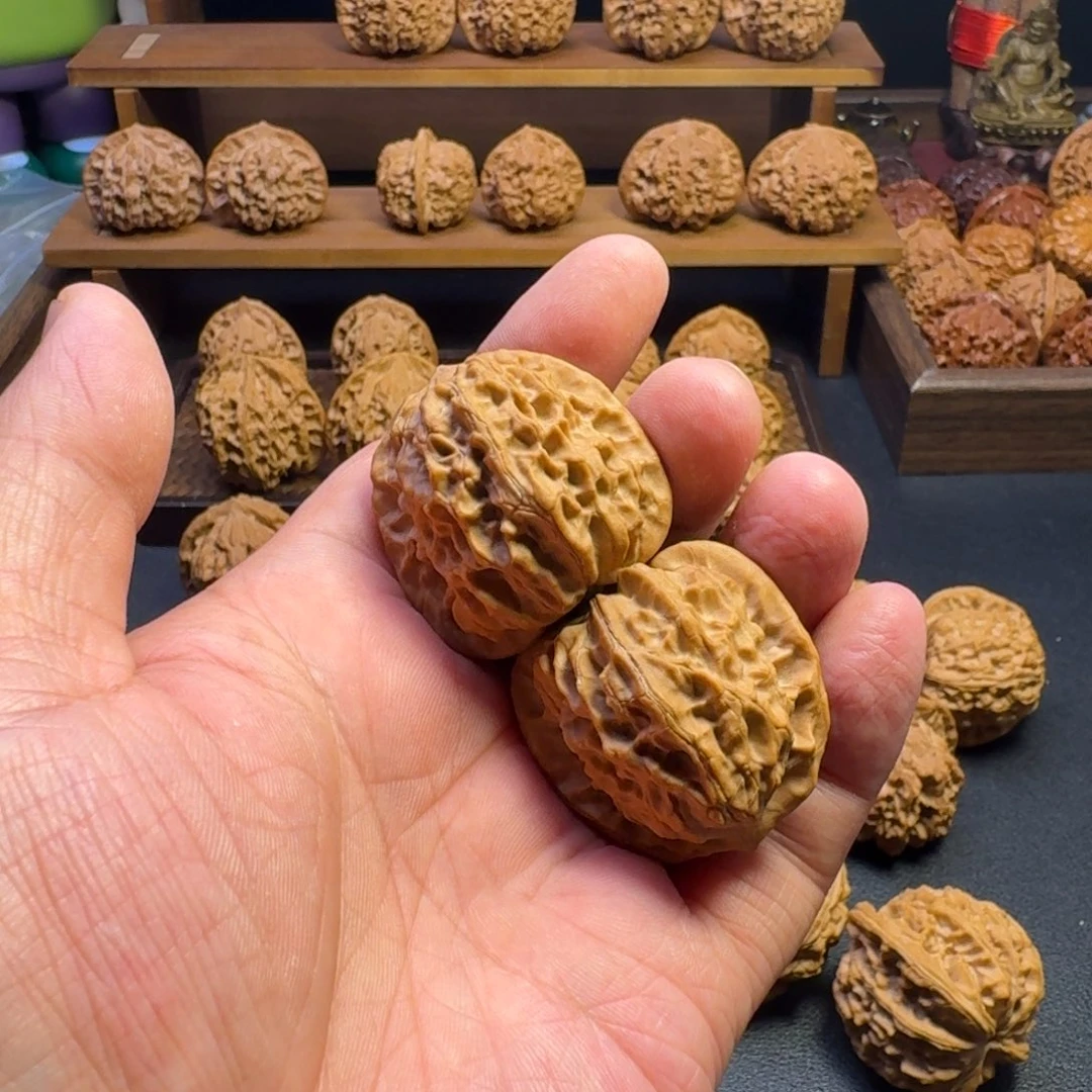 文玩核桃吊坠马老四核桃 尺寸36