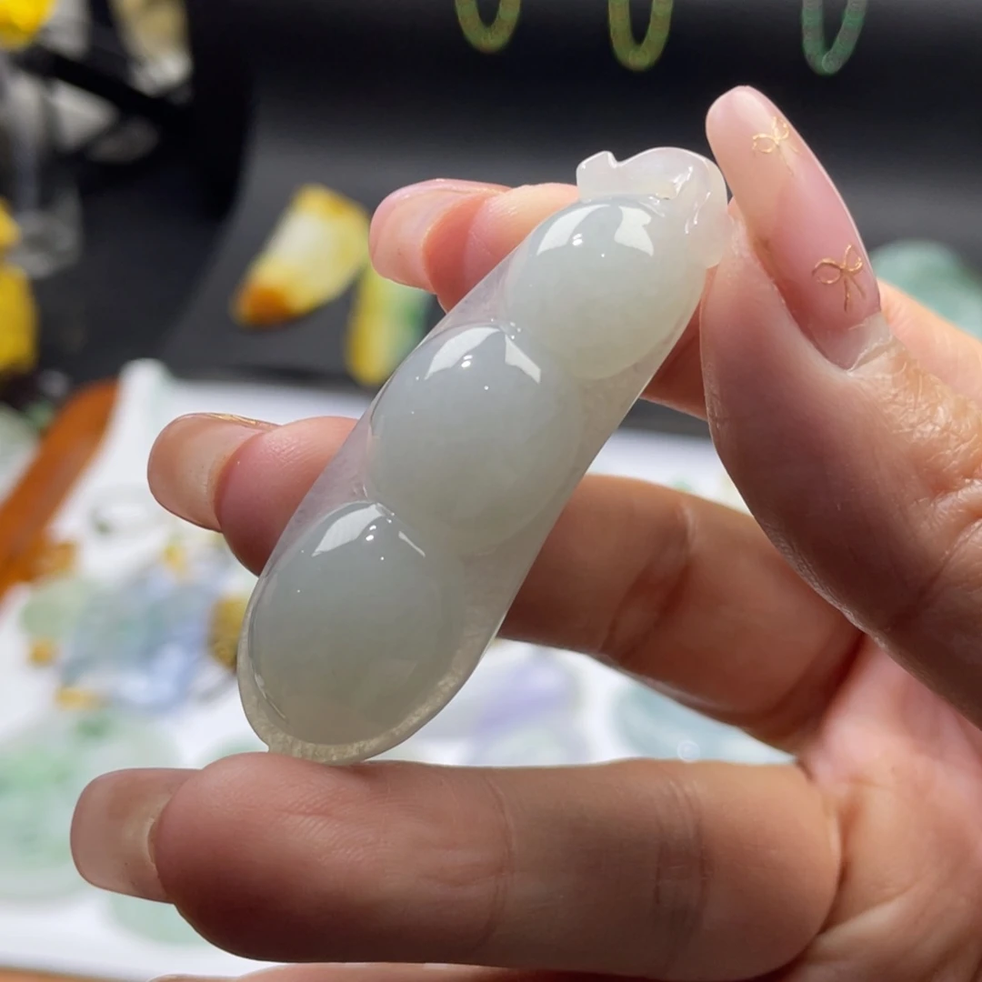 颈饰未镶嵌翡翠福豆