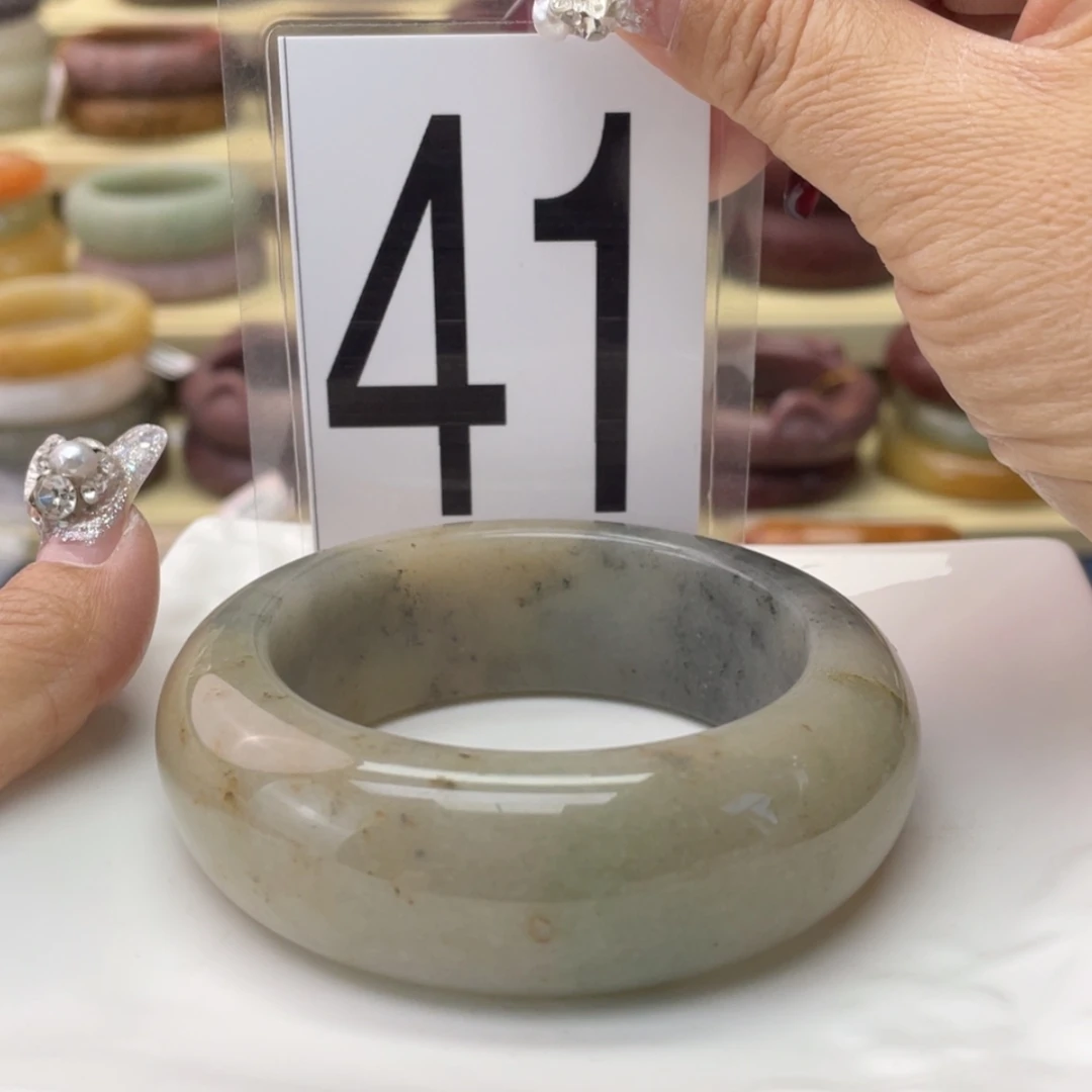 【闪购商品】石英质玉手镯未镶嵌