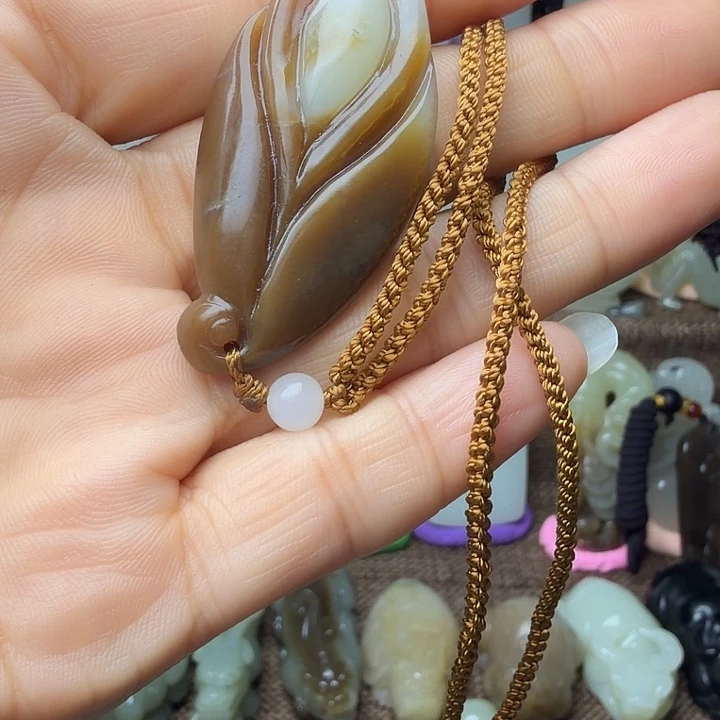 清****和田玉（糖玉）未镶嵌颈饰