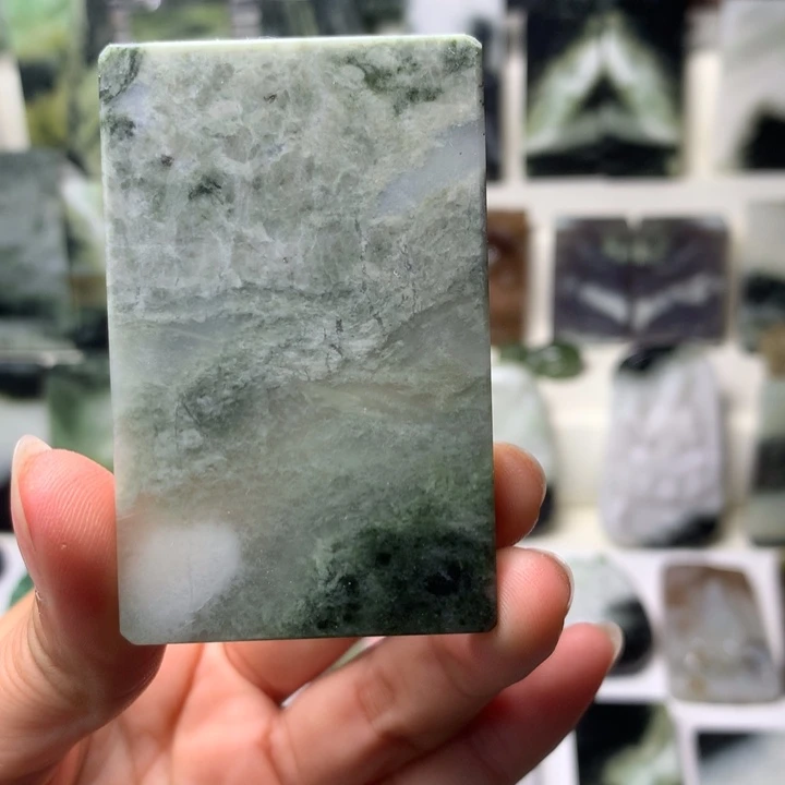 独山玉未镶嵌颈饰