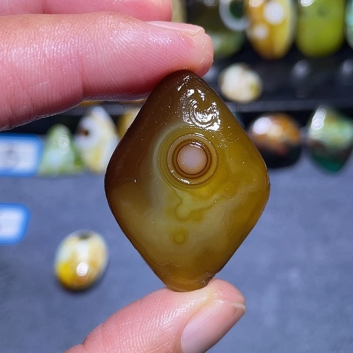 未镶嵌玛瑙/玉髓珠宝奇石