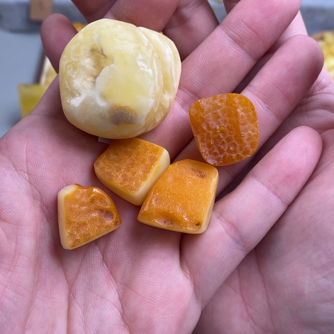 蜜蜡未镶嵌裸石配饰