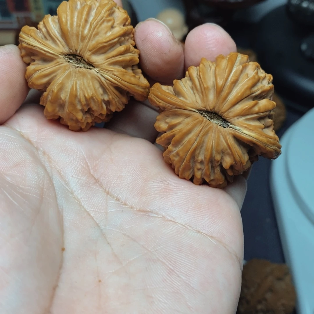 焦***郭文玩核桃吊坠四座楼43 109