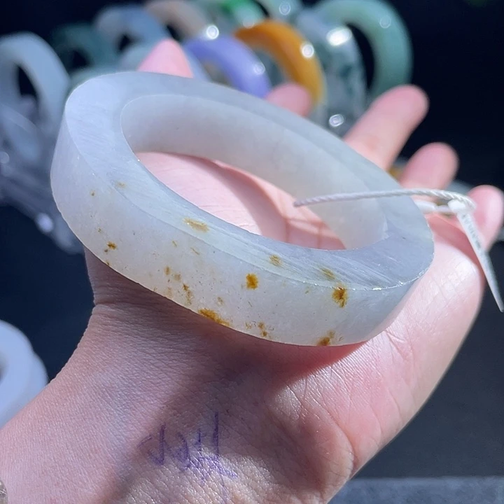 定制翡翠未镶嵌翡翠手镯