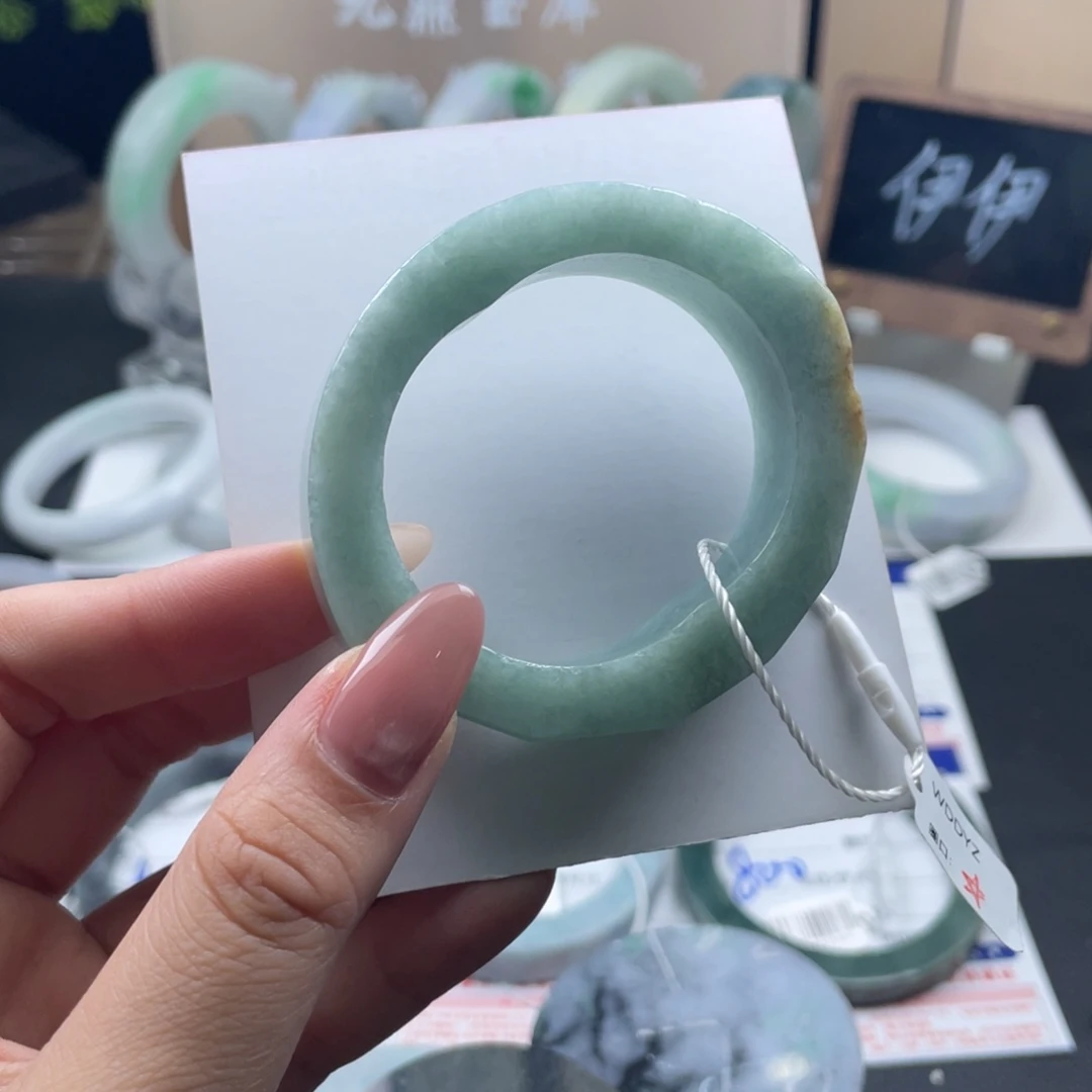 定制翡翠未镶嵌翡翠手镯基地质检发货