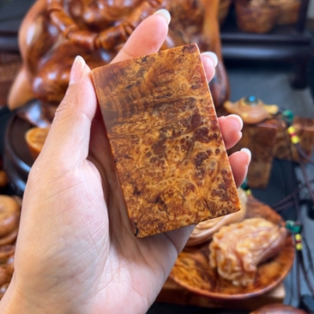 【闪购商品】松木（琥珀木）把件