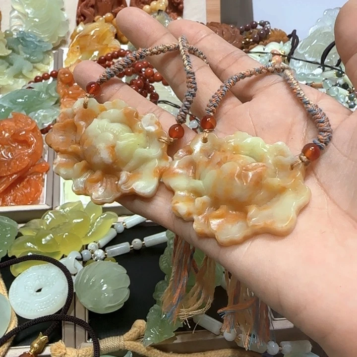 蛇纹石玉未镶嵌吊坠