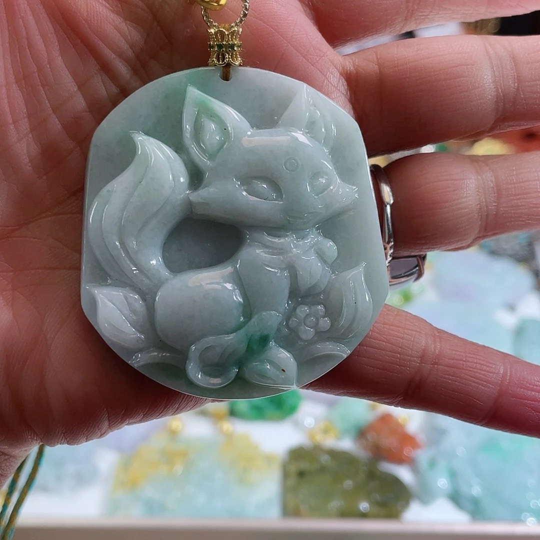 翡翠颈饰未镶嵌翡翠狐狐市些