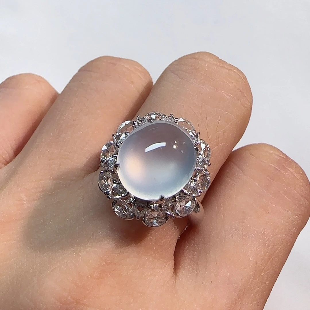 翡翠18K金镶嵌戒指蛋面