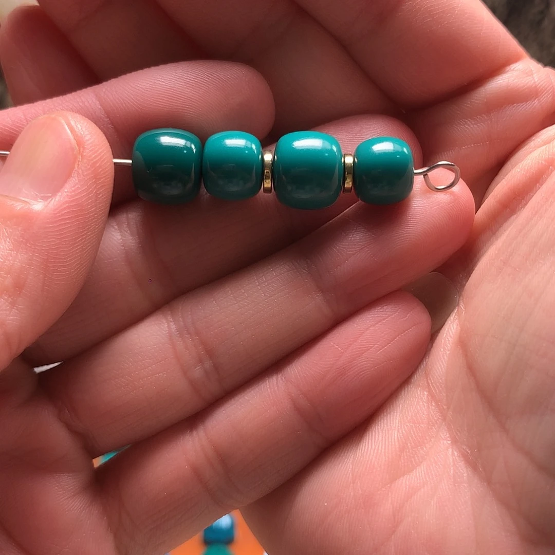 琉璃颈饰最****。地狱色11mm蓝绿色101110mm老行