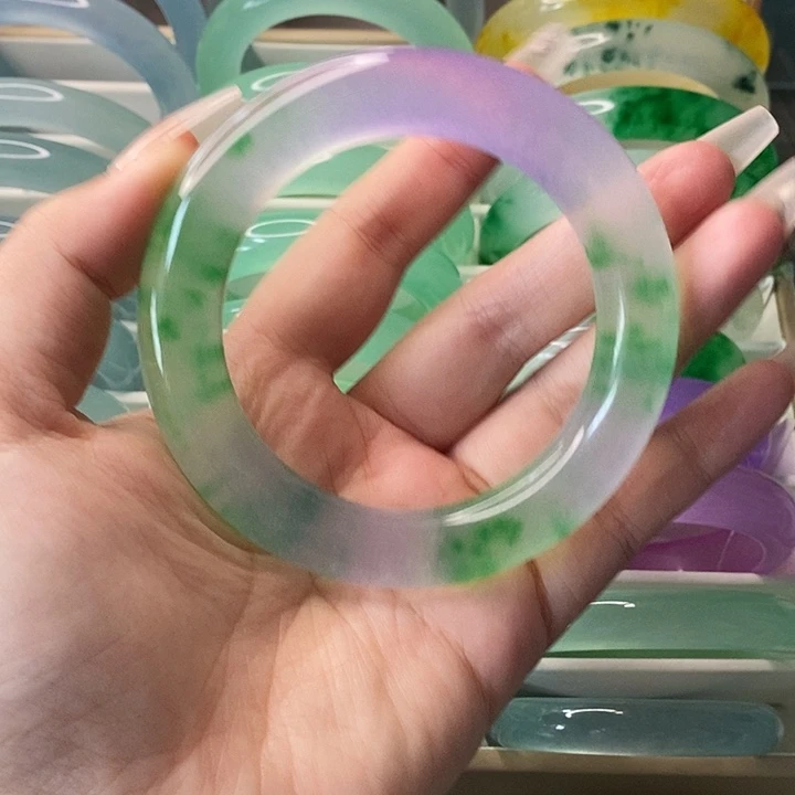未镶嵌手镯石英质玉