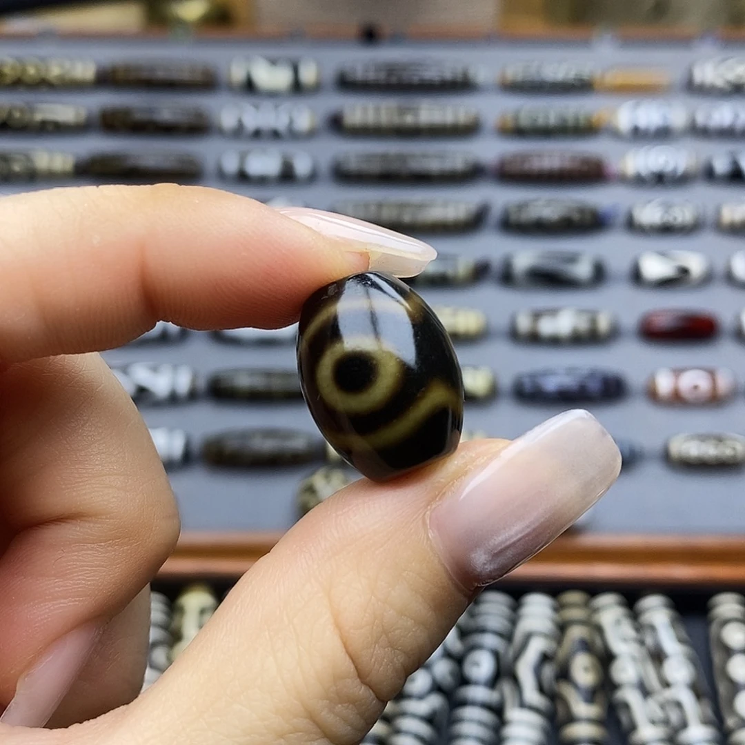 萤****玛瑙/玉髓未镶嵌颈饰