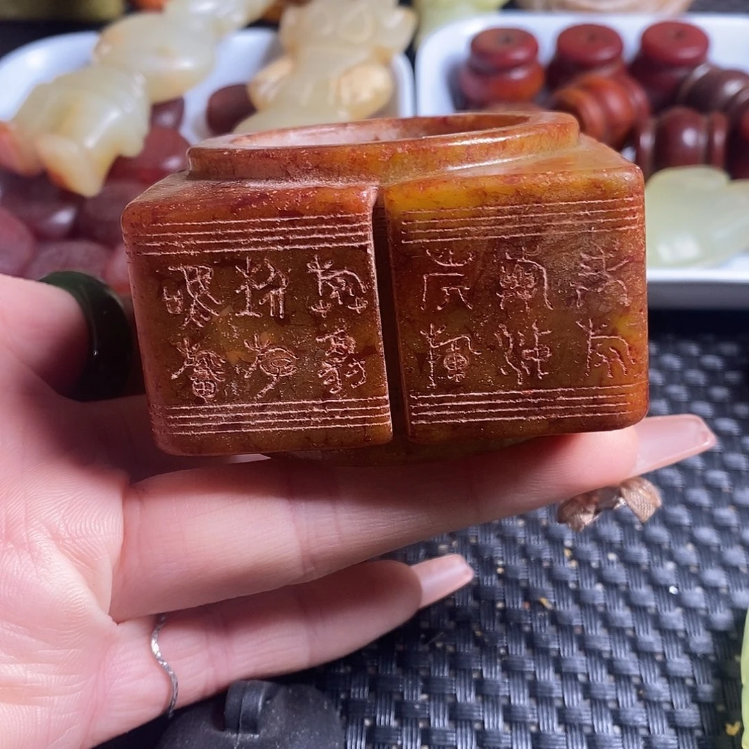 岫玉未镶嵌珠宝奇石