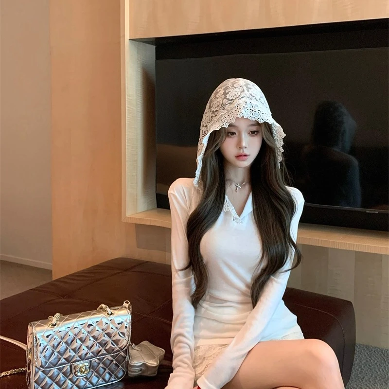白色蕾丝花边拼接连帽长袖T恤女秋季纯欲风修身显瘦内搭打底上衣