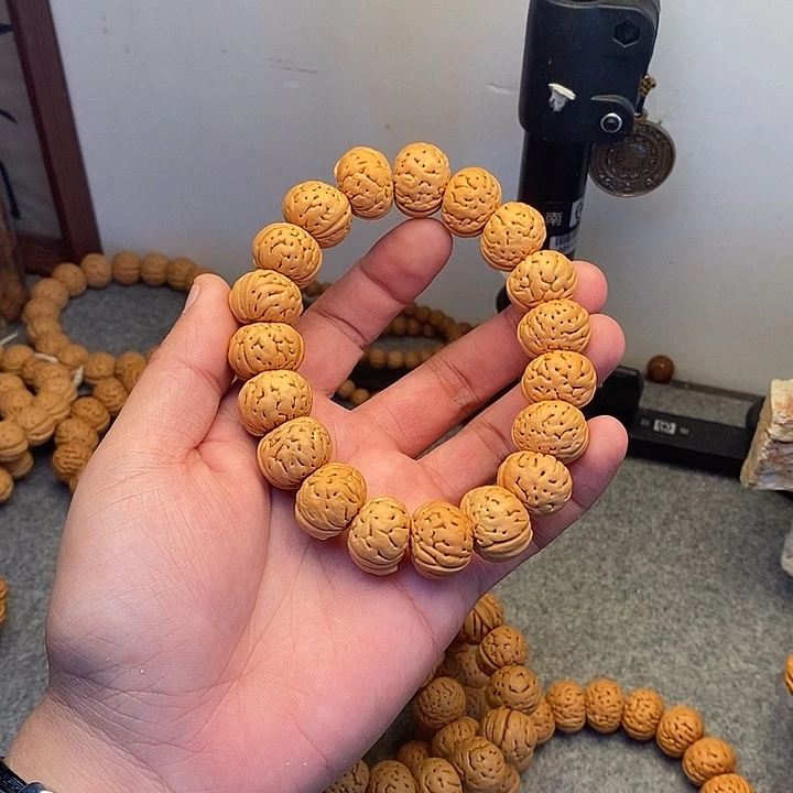 桃核吊坠树王纽扣桃核交朋友