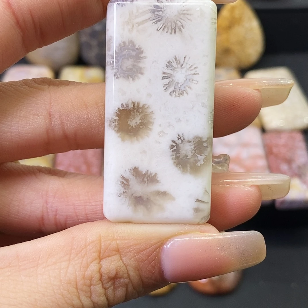 硅化玉颈饰合金薇**爱