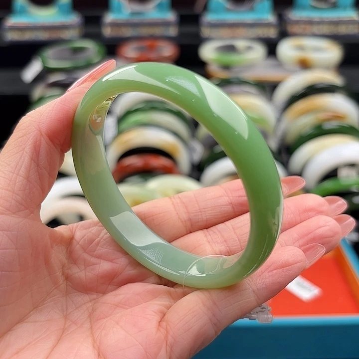 和田玉未镶嵌手镯粉绿58.1