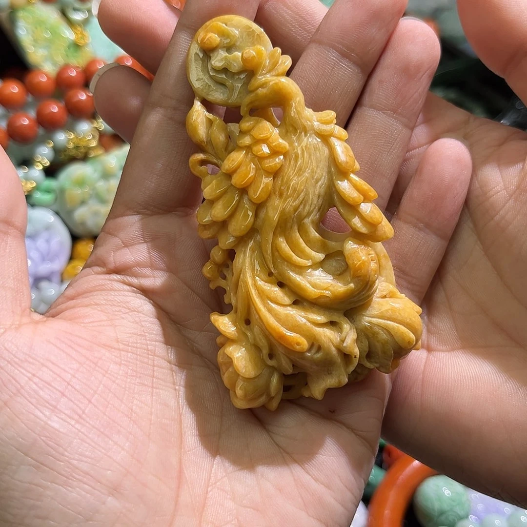 翡翠未镶嵌颈饰待编织
