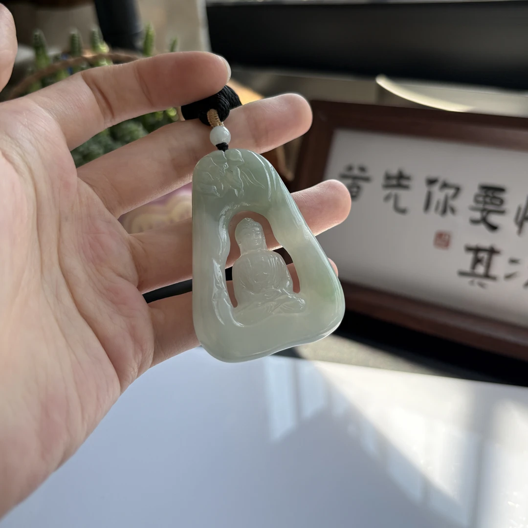 缅甸A货翡翠纯手工雕刻大日如来 58.5*41.5*6.2